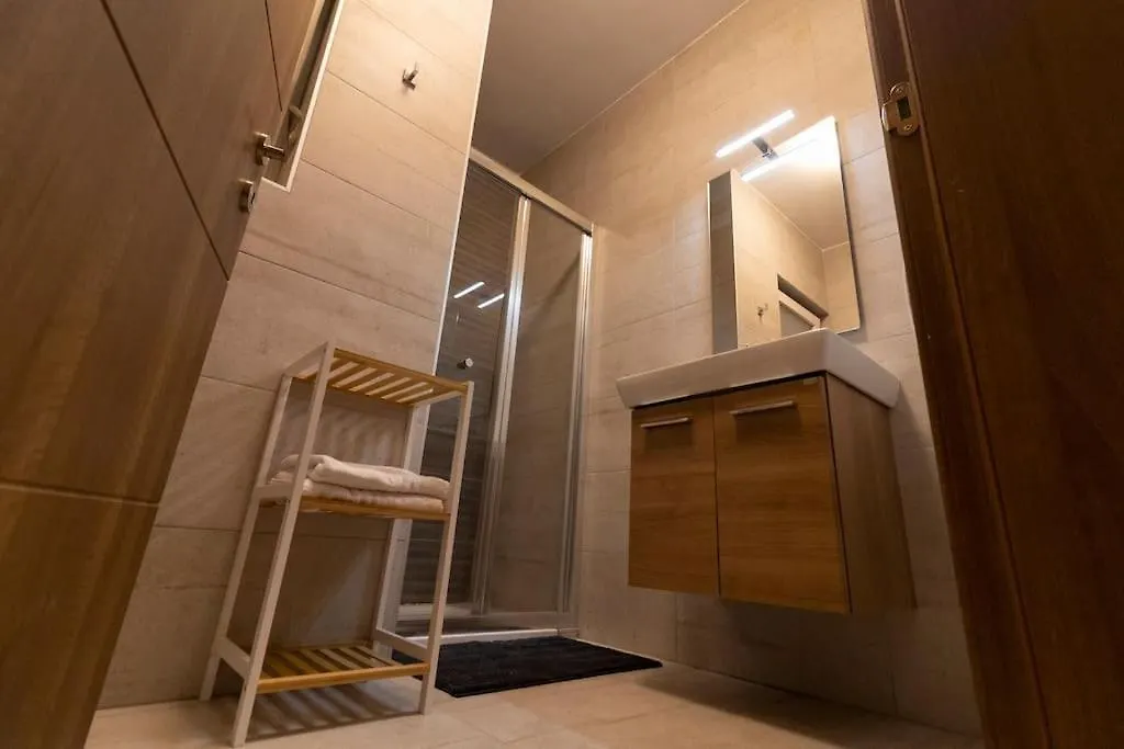 Lovely Modern 1 Bedroom Apartment In San Gwann
