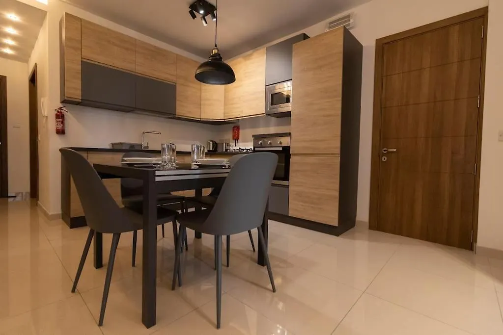 Lovely Modern 1 Bedroom Apartment In San Gwann Malta