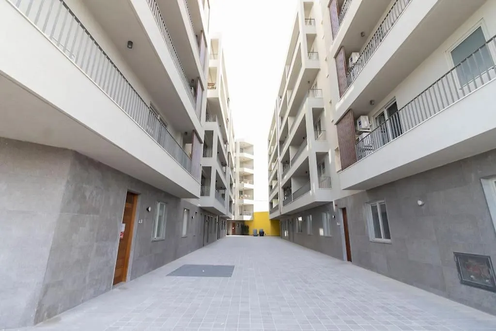 Lovely Modern 1 Bedroom Apartment In San Gwann 0*,