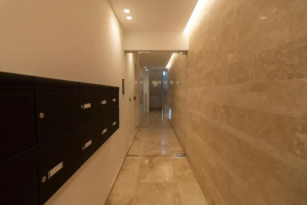 Lovely Modern 1 Bedroom Apartment In San Gwann Malta