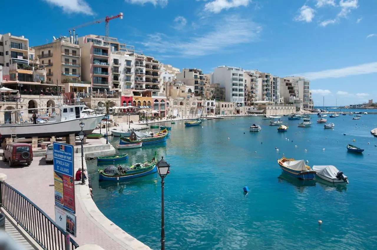 Lovely Modern 1 Bedroom Apartment In San Gwann Malta